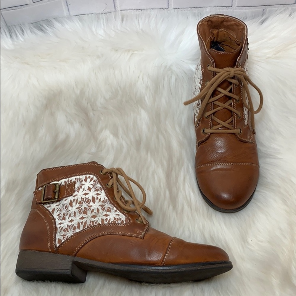 Madden Girl Armie Tan Crochet Inset Booties Sz 8